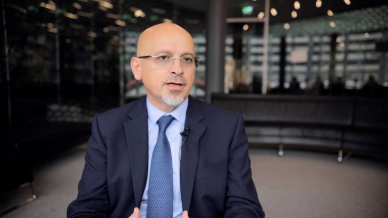 Jovan Kurbalija Executive Director, Diplo